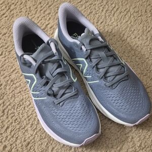 BRAND NEW W/O TAGS. New Balance Women's Fresh Foam X EVOZ V3 GREY/GREEN Sneakers